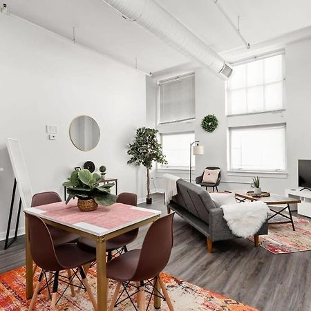 Modern Downtown Apartment 2Br 2Ba By Cozysuites Indianapolis Eksteriør billede