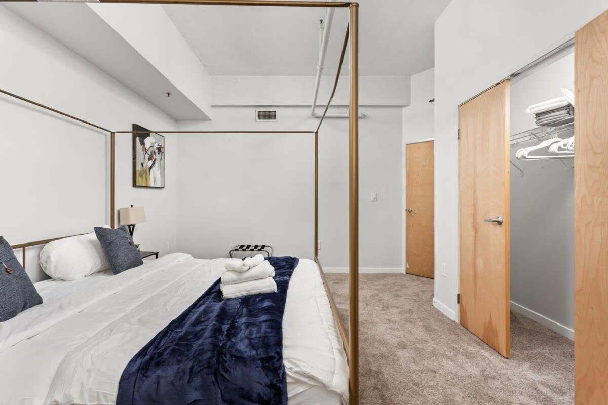 Modern Downtown Apartment 2Br 2Ba By Cozysuites Indianapolis Eksteriør billede