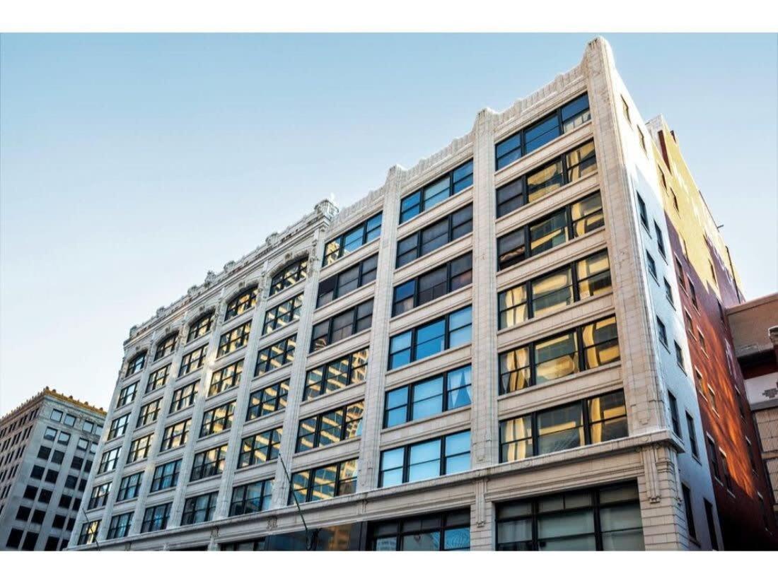 Modern Downtown Apartment 2Br 2Ba By Cozysuites Indianapolis Eksteriør billede