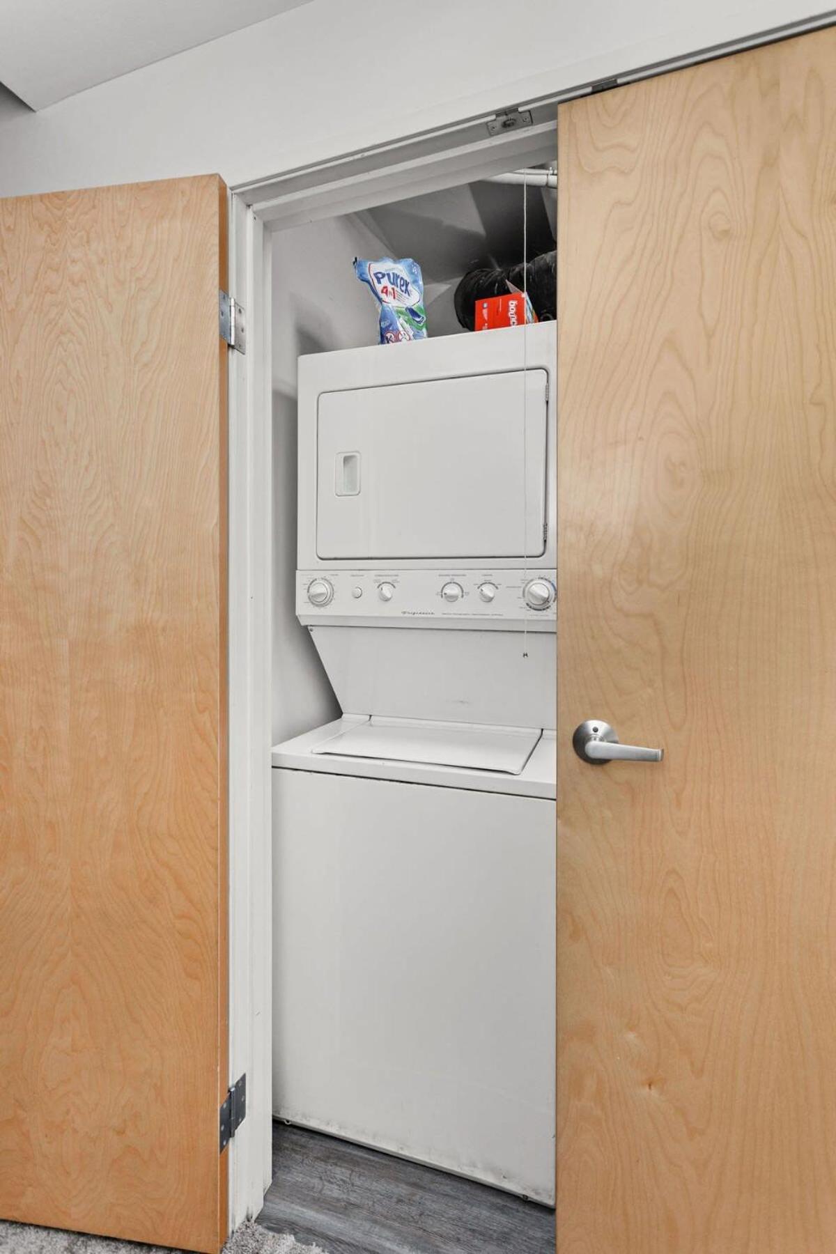 Modern Downtown Apartment 2Br 2Ba By Cozysuites Indianapolis Eksteriør billede